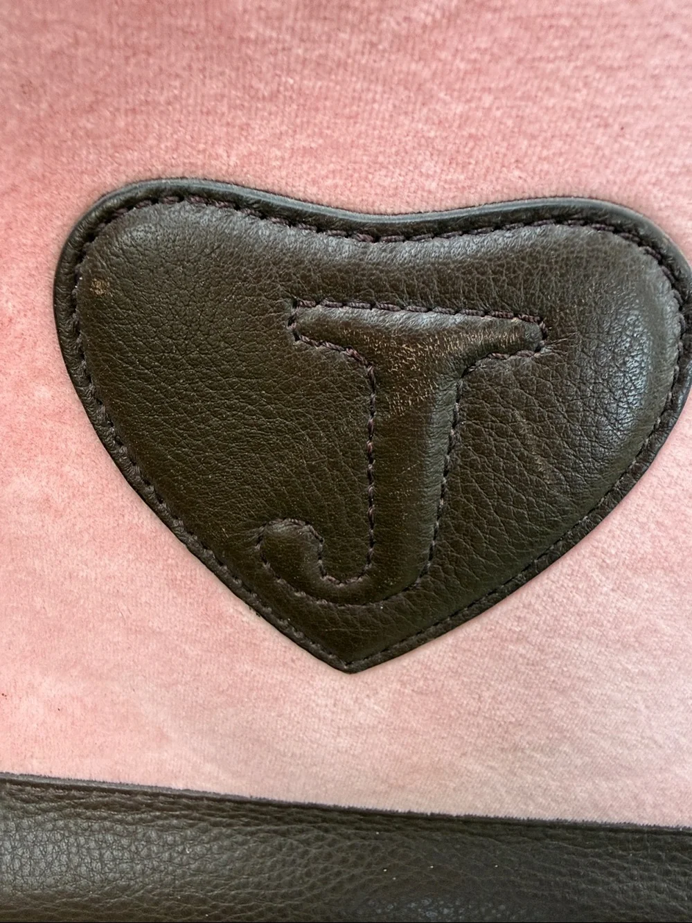 VINTAGE JUICY COUTURE “JUICY DRAMA QUEEN “ PINK VELOUR DOG CARRIER 💖🐶